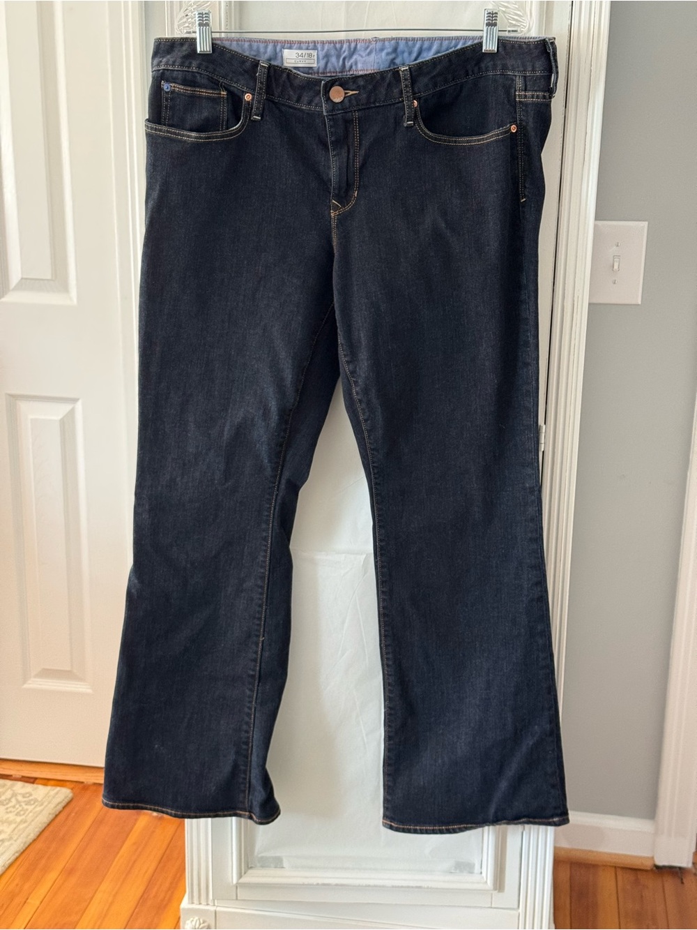 GAP Women’s Curvy Boot-Cut Jeans in Dark Wash Size 34/18R